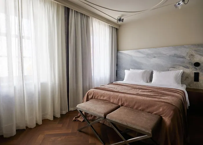 Reja, A Member Of Design Κλαϊπέντα