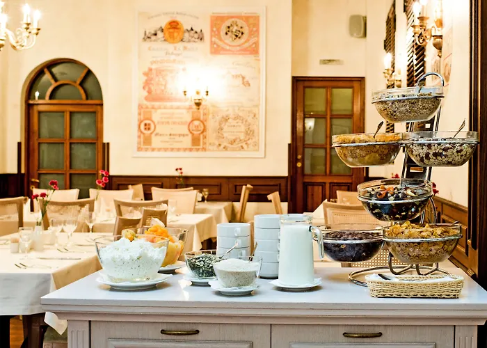 Reja, A Member Of Design Κλαϊπέντα