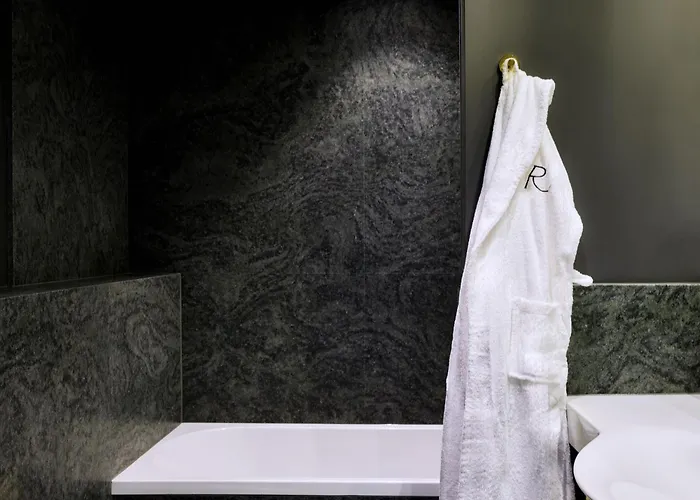 Reja, A Member Of Design Κλαϊπέντα